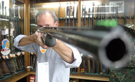 multa por llevar escopeta en el coche|Transporte de Armas por Carretera: Normativas y。